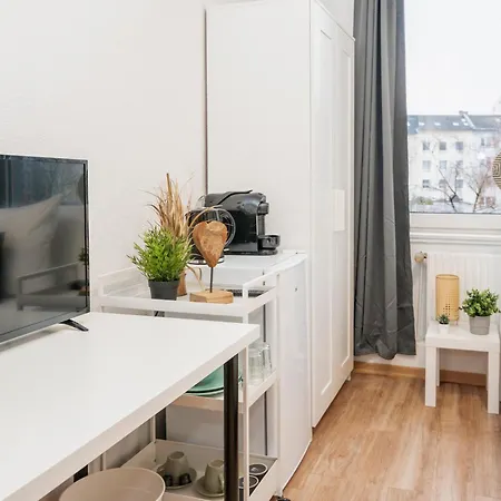 Kurzzeitglueck 24h Self Check-in E02 *