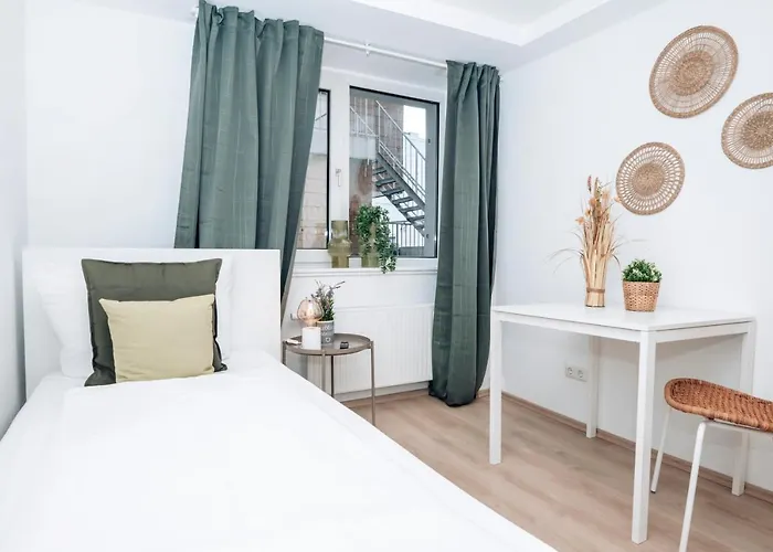 Shin Central Appartement *